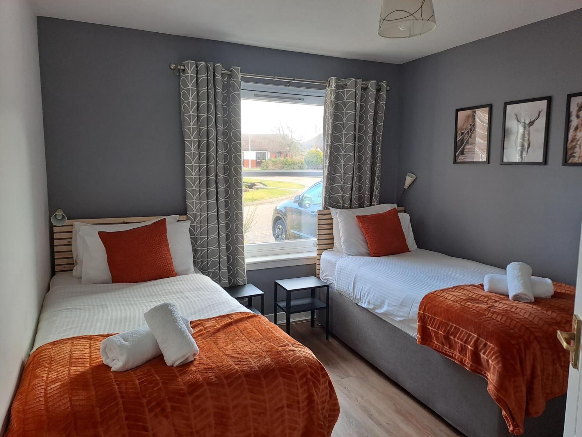 Orange Squirrel Lodge Aviemore Esterno foto