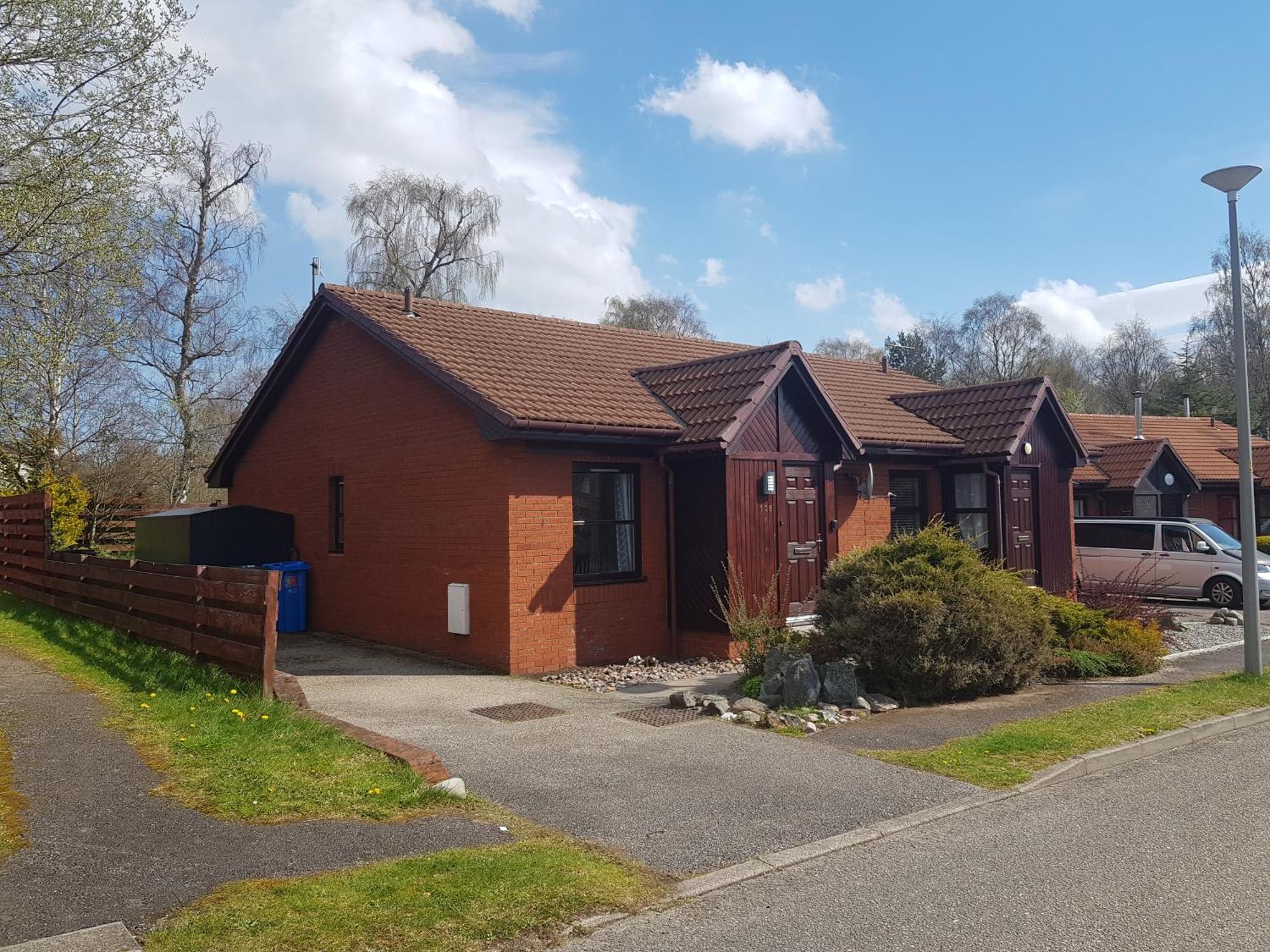 Orange Squirrel Lodge Aviemore Esterno foto